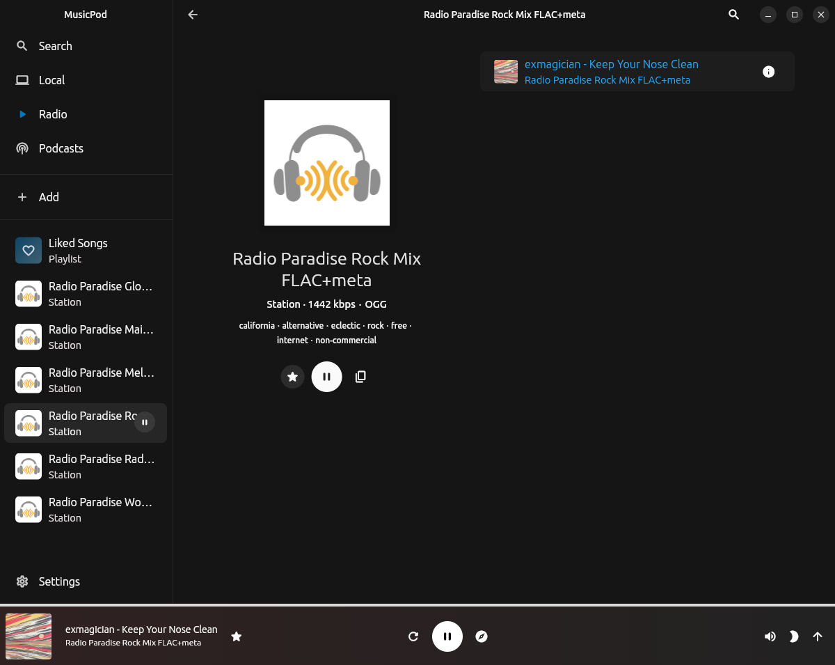 MusicPod com a barra lateral listando Search, Local, Radio e Podcasts, além dos canais salvos do Radio Paradise. No centro, a estação Radio Paradise Rock Mix FLAC+meta identificada como Station, 1442 kbps, OGG, com as tags california, alternative, eclectic, rock e free. O rodapé mostra a faixa exmagician - Keep Your Nose Clean com a capa do álbum